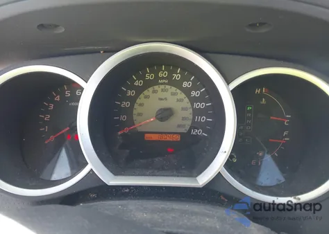 2005 Toyota Tacoma Prerunner V6 z USA, uszkodzony, nr VIN 5TEKU72N65Z032926